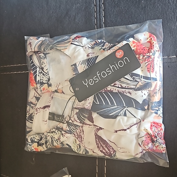 Yesfashion Women Halter Twisted Pleated Tank Top Blouse - Picture 5 of 6